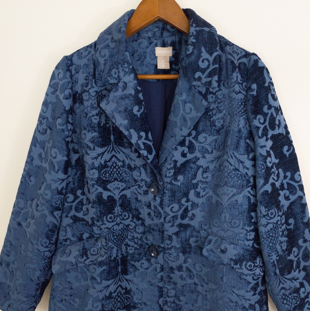 Chicos Blue Chenille Jacquard Tapestry Topper Jacket Size 4/6P - Picture 3 of 9